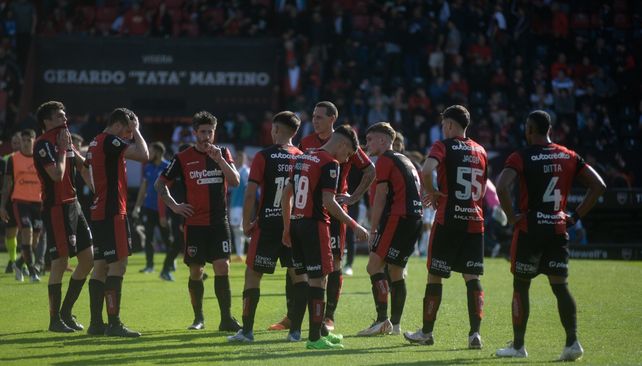 Newells cayó el último sábado por 2 a 1 ante Godoy Cruz y días más tarde renunció Sanguinetti. La dirigencia sigue buscando DT. (LA CAPITAL/Leonardo Vincenti)&nbsp;