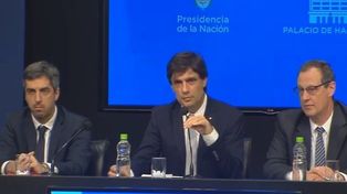 Lacunza: El tipo de cambio está por encima de su valor