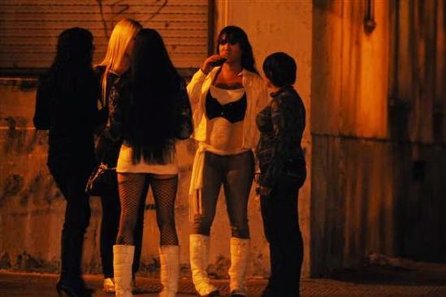 Está la prostitución de los travestis y la venta de droga de todos los días