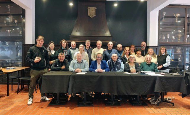 La Comisión Directiva del Estudiantes de Paraná.