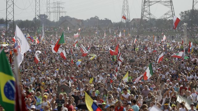 El papa Francisco se despidió de Polonia con críticas al éxito a cualquier precio