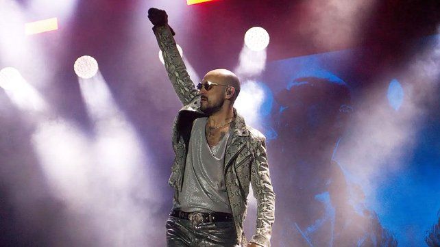 Abel Pintos cerró la segunda noche de la Fiesta Nacional de la Playa. La noche fue un éxito rotundo en Concepción del Uruguay