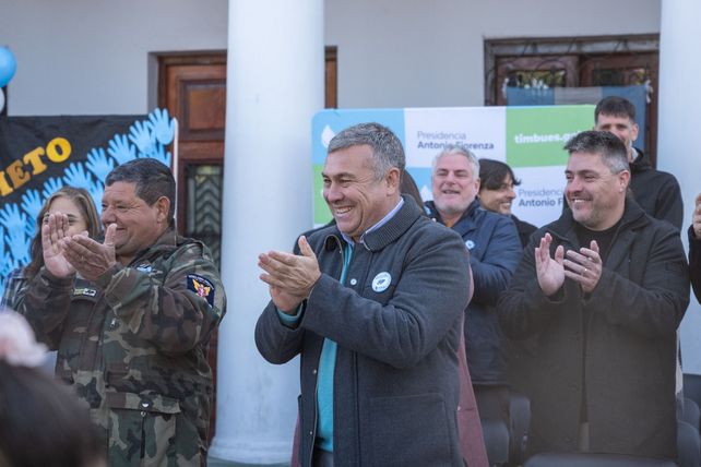 Sí, prometo: alumnos de 4° grado de las escuelas de Timbúes, realizaron la promesa de lealtad a la bandera
