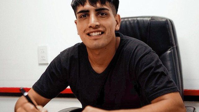 Colón confirmó la firma de cuatro nuevos contratos profesionales