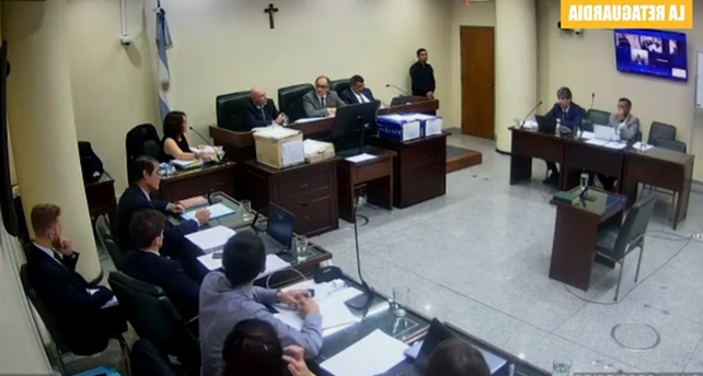 La primera audiencia del juicio se desarrolló este martes y fue transmitido por el canal La Retaguardia. La querella solicitó que las próximas audiencias sean transmitidas por el canal oficial del Poder Judicial.