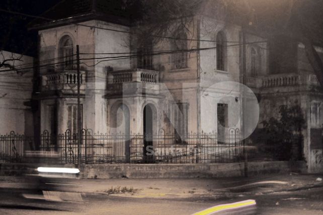 Imponente. A pesar del gran deterioro que presenta la vivienda ubicada en 3 de Febrero y avenida Gobernador Freyre