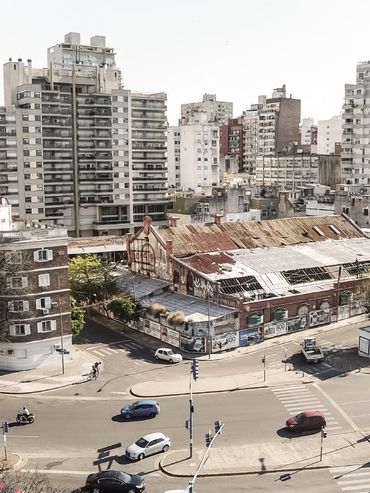 Demuelen parte de un predio para montar una estación transformadora