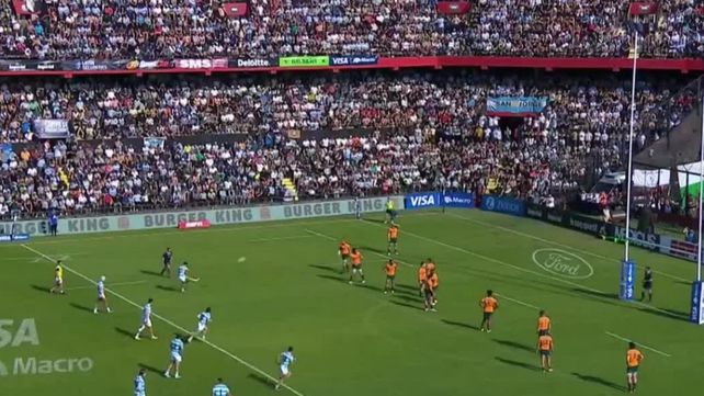 El penal inicial de Tomás Alboroz para los primeros puntos de Los Pumas ante Australia en el estadio de Colón.