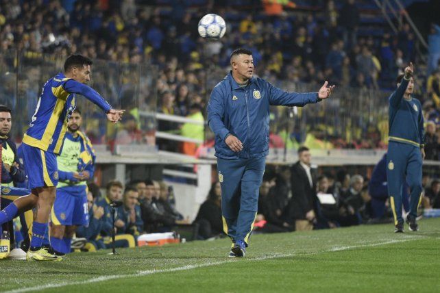 Jorge Almirón dio a conocer los once de Central que irán por la primera victoria en el torneo