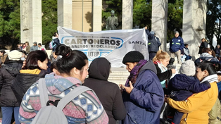 Concentración de cartoneros en Ovidio Lagos y Pellegrini