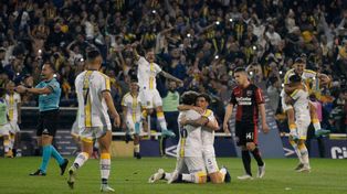Espinoza marca el final y Central se abraza a una victoria edificada a través de la impronta que le dio el Apache Carlos Tevez.
