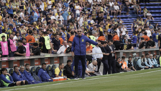 Ariel Holan armará el plantel para la pretemporada con fuerte presencia de los juveniles.