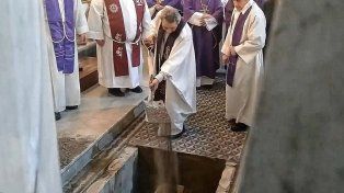 ¿Por qué el Cardenal Karlic fue enterrado en la Catedral de Paraná?