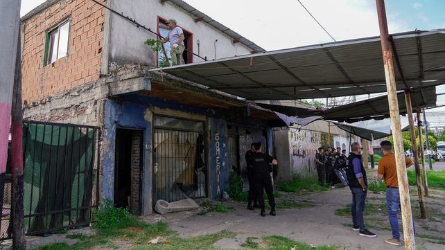 Narcomenudeo: demolieron un búnker en barrio Tablada que perteneció al Clan Funes
