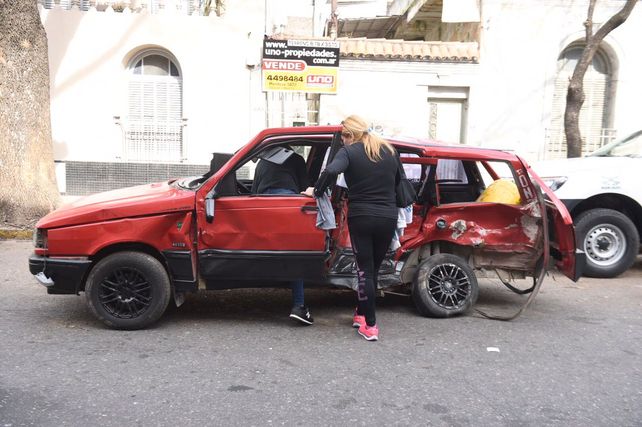 El Fiat Duna en donde iba la víctima fatal. Según Fiscalía