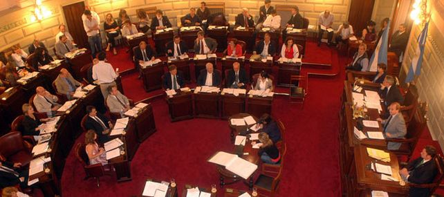 La ley establece la rendición de cuentas mensual y el pago del incentivo docente de manera quincenal.