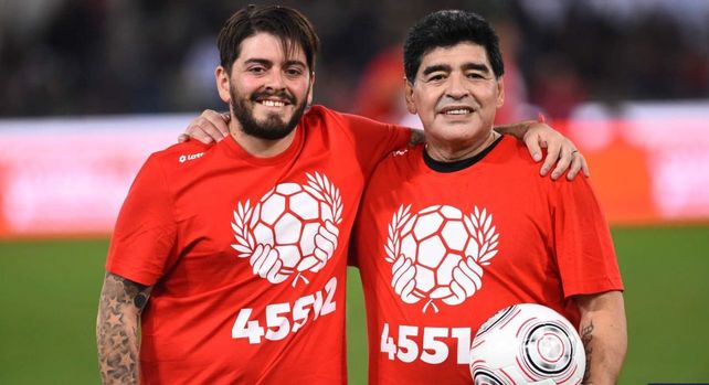 Junior Maradona junto a su papá