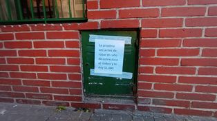 Harto de los robos, un vecino de calle Zeballos al 1800 les dejó un cartel a los ladrones para que no les roben más.&nbsp;