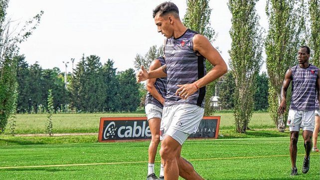 Eric Meza faltó a la práctica y presiona para salir de Colón