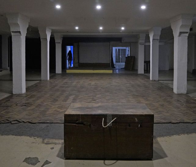 Parquet. Las instalaciones se encuentran buen estado.
