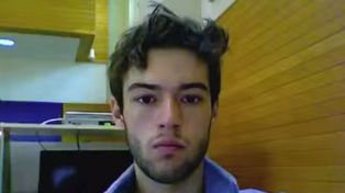 Un joven se sacó una selfie diaria durante ocho años para registrar su crecimiento