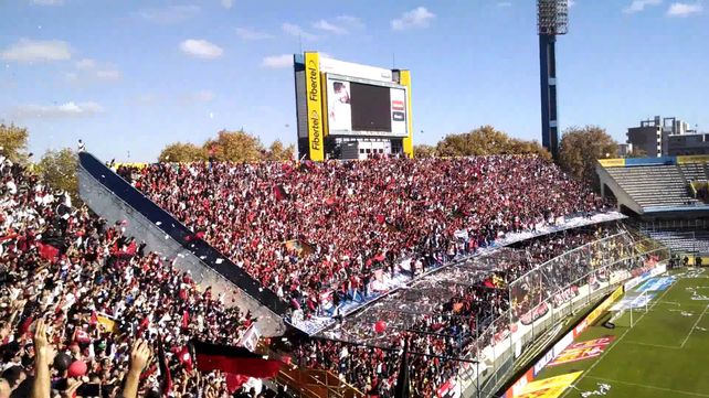 El día que la hinchada de Colón copó Rosario