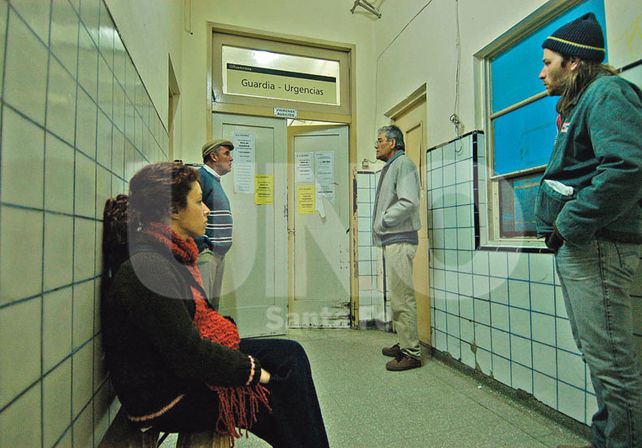 Guardia. El Hospital Iturraspe recibe cerca de 200 pacientes en el día por cuadros respiratorios / Foto: José Busiemi - Uno Santa Fe