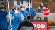 ESTADO. Agentes sanitarios de Carolina del Sur practican los testeos.