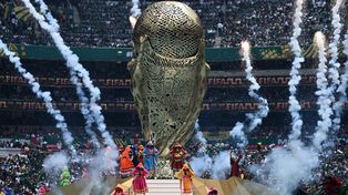 El color de una inauguración que no impactó demasiado, con la Copa del Mundo en el medio. El estadio Ciudad de México fue el puntapié inicial del Mundial, con triunfo de México.