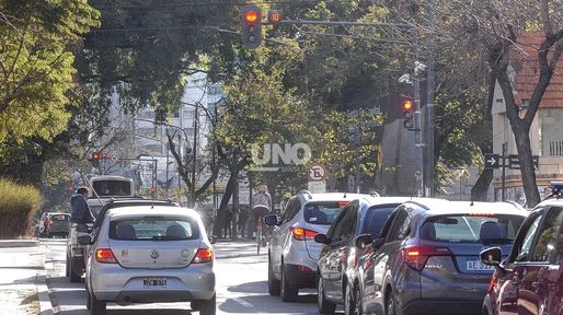 Santa Fe planea adquirir semáforos inteligentes que observan el tránsito y se adaptan para evitar embotellamientos