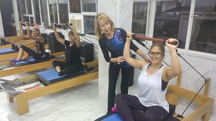 Mirta de Fussi ofrece clases en Método Pilates Reformer