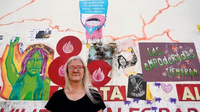 El libro de Fernanda Felice propone revisitar la historia de las princesas en clave de reivindicación de derechos.