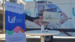 El primer lote de aceite de cannabis medicinal elaborado por el LIF