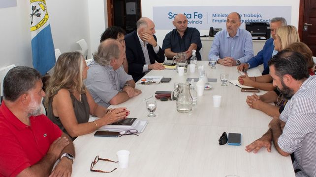 Las reuniones paritarias con los estatales santafesinos serán el 9 y 10 de febrero.