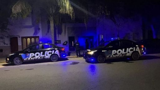 Cuento del tío en Santa Fe: les robaron casi un millón de dólares a dos jubilados