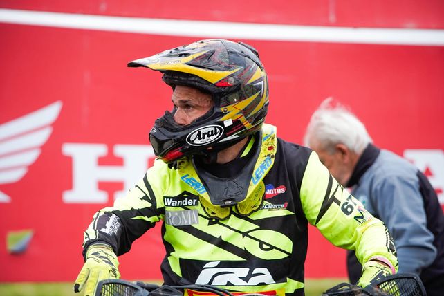 "Tengo cinco campeonato en Supermotard y este es el primero en motocross", dijo Villacreces.