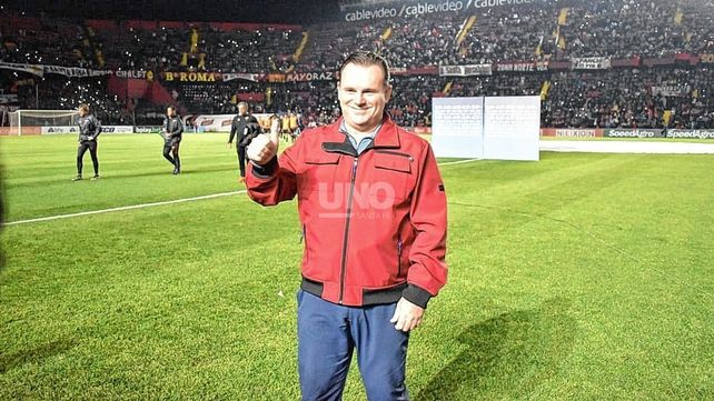 Colón le brindó un emotivo reconocimiento a Verdirame