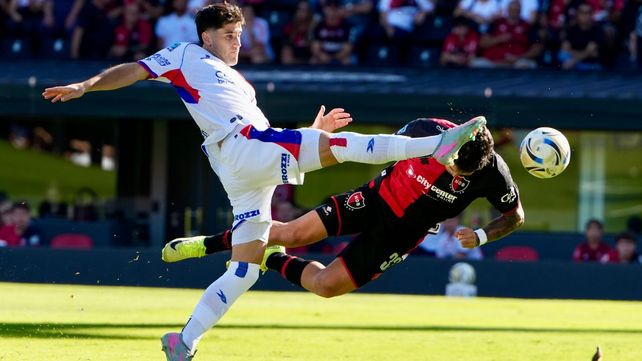 Parecía el gol de Walter Núñez apenas arrancaba el complemento