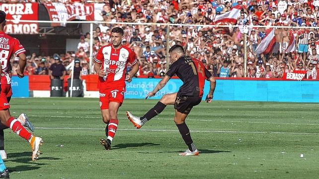 Federico Lértora manifestó que Eduardo Domínguez hace sentir importante a todos los jugadores.