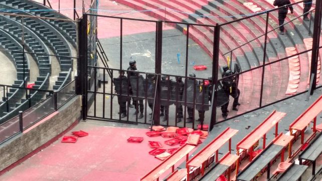 Serios disturbios en el entretiempo del partido entre Colón y Central