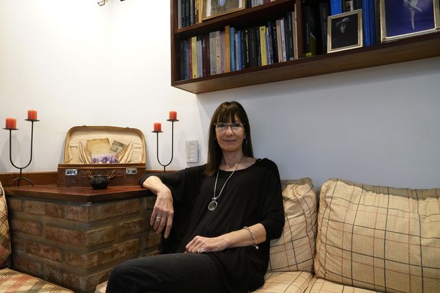La historiadora rosarina Marcela Ternavasio estará a cargo del discurso inaugural en el marco de la apertura de la 43ª Feria Internacional del Libro de Rosario.