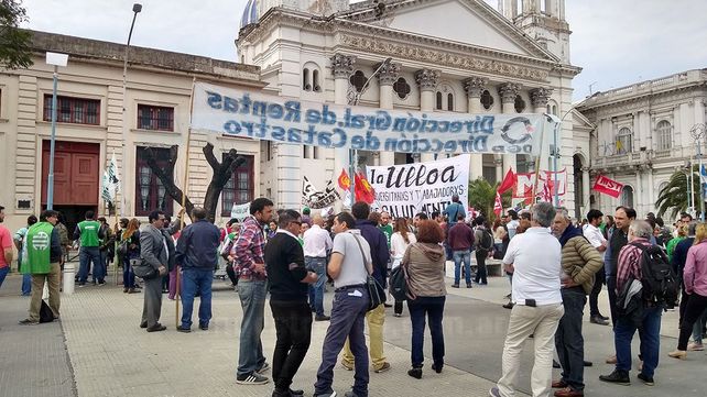 Por trabajo, producción y soberanía gremios y organizaciones sociales se manifestaron en Paraná
