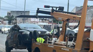 El auto fue removido y secuestrado ya que no contaba con papeles y tenía el chasis con los números limado