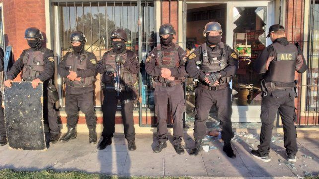 Un detenido y el secuestro de un arma de guerra por el robo a la familia del Droopy Gómez