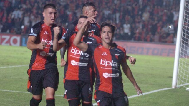 Colón pone a prueba su carácter en un duelo trascendental ante Los Andes