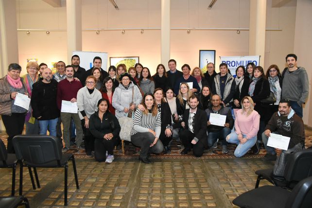 Capacitados. Los emprendedores realizan talleres con personal de la Universidad Nacional de Rosario.