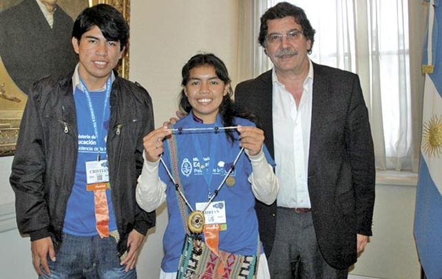 Alumnos wichi. Cristian Efraín Medina y Mirian Gómez