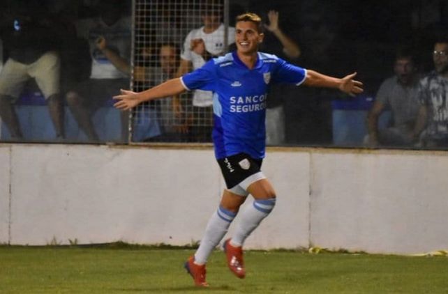 Un delantero que está en la mira del Vasco Azconzábal