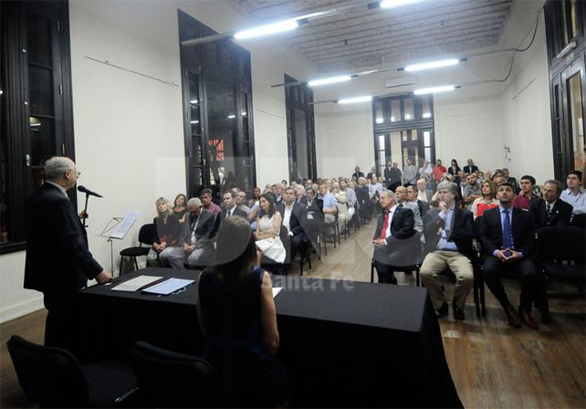 Convocatoria. Roitman ante los invitados al brindis anual de la Daia
