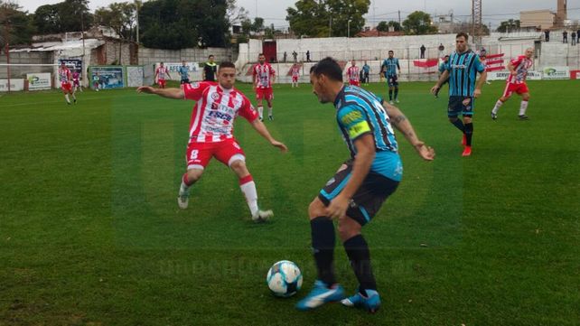 Atlético Paraná volvió a la victoria en uno de sus últimos partidos en la B Nacional